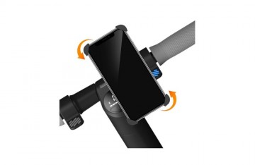 Telefoon in telefoonhouder elektrische step